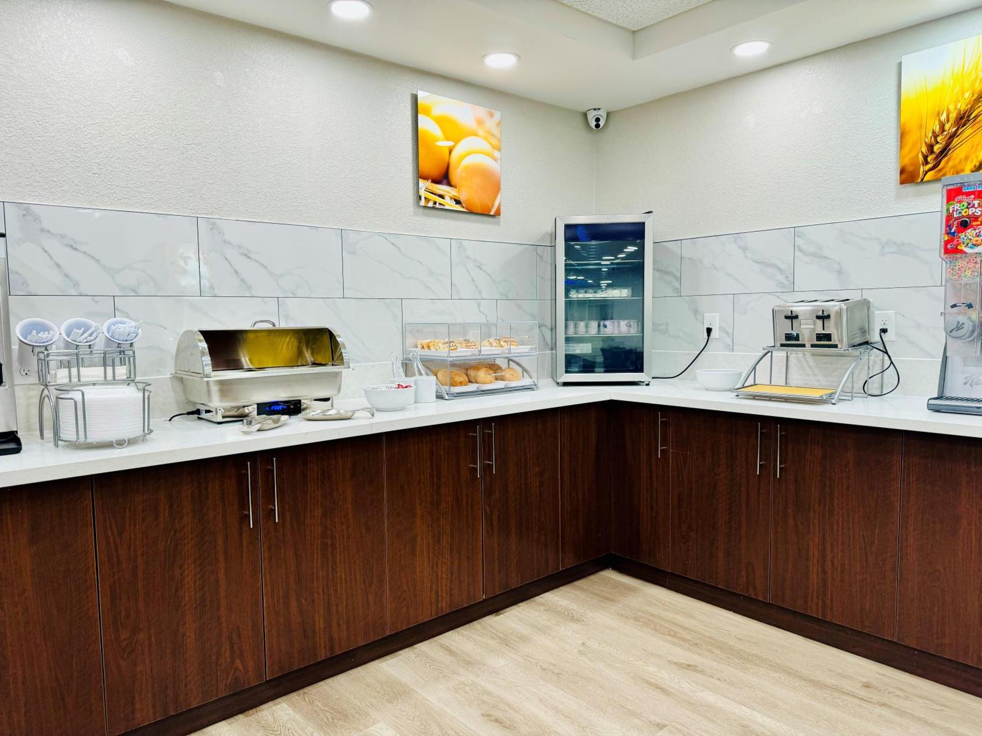 Comfort Inn & Suites Houston I-10 West Energy Corridor Экстерьер фото