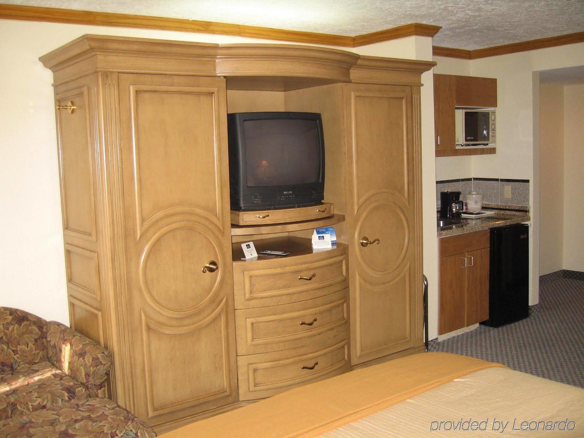 Comfort Inn & Suites Houston I-10 West Energy Corridor Номер фото